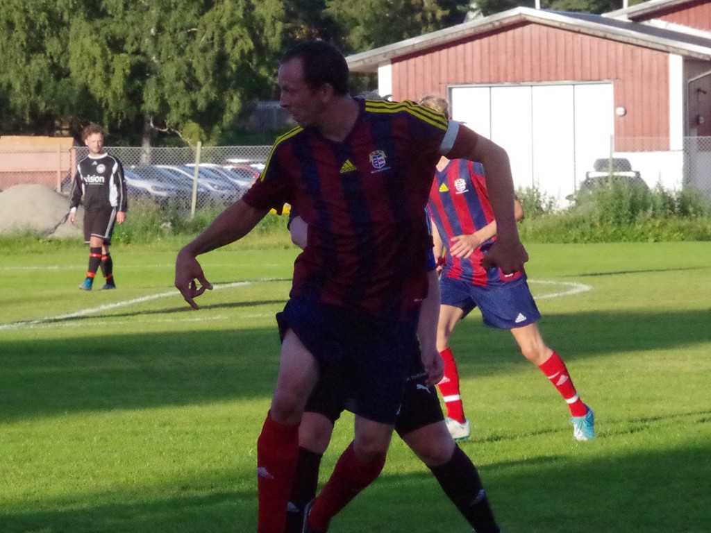Selångers oldtimer Stefan Näslund svarade för ett äkta hattrick. Arkivfoto: Pia Skogman, Lokalfotbollen.nu.