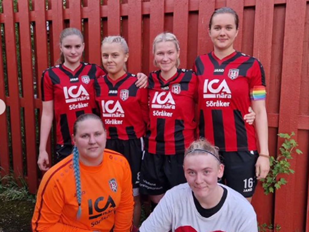 Söråkers vann mot Medskogsbron med 6-0. Övre raden fr v. Lina Norrbom, Nellie Lundahl, Nora Staaf och Linda Nordin (kapten). Nedre raden fr v. Ina Danielsson och Zandra Söderqvist .