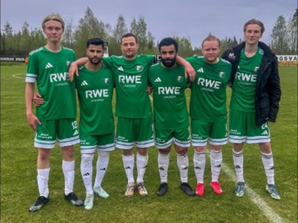 Östavalls målgörare mot Ljunga. Fr v Östavall, fr v Josh Sundling (4), Valerik Danielian (2), Elias Wennerberg, Haik Danielian (4), Mattias Edlund och Filip Nordberg. Foto L-G Nordlander.