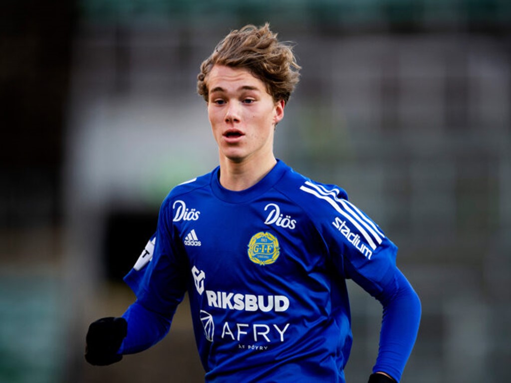 Elvis Hansson.