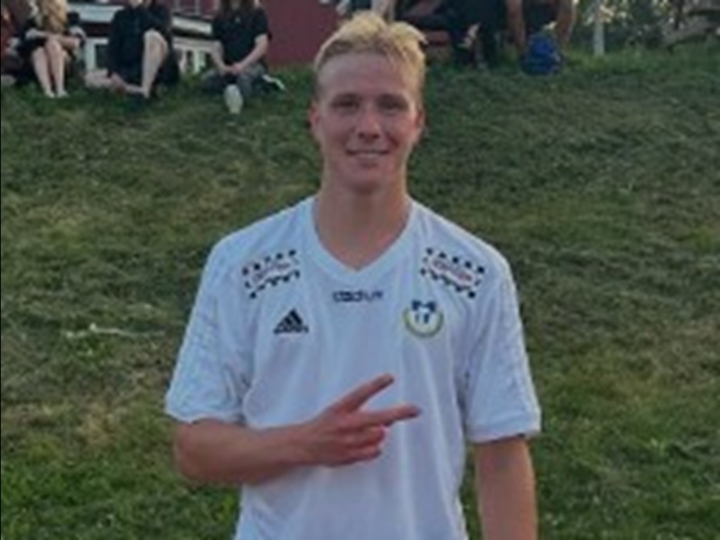 Filip Andersson Roos sänkte Kovland på Ånäsvallen då han gjorde Brukets Blås båda mål i 2-1-vinsten. Foto: Jesper Hellström.