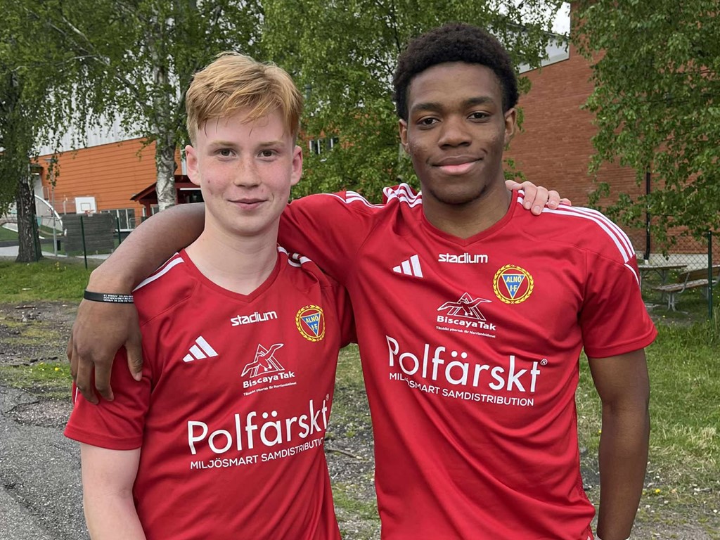 Elias Gustafsson och Justin Odoemelam gjorde båda hattrick när Alnö Utveckling besegrade Sidsjö-Böle 2 med 8-1.