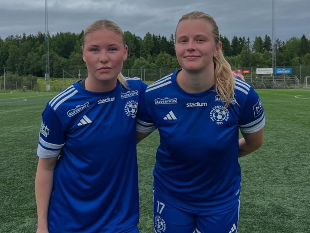 Tvåmålsskytten Tilda Sundqvist och Joanna Wallgren såg till att Heffnersklubban vände 0-1 till en 3-1-vimst och revansch för vårens förlust uppe i Västerbotten. Foto: HKBK