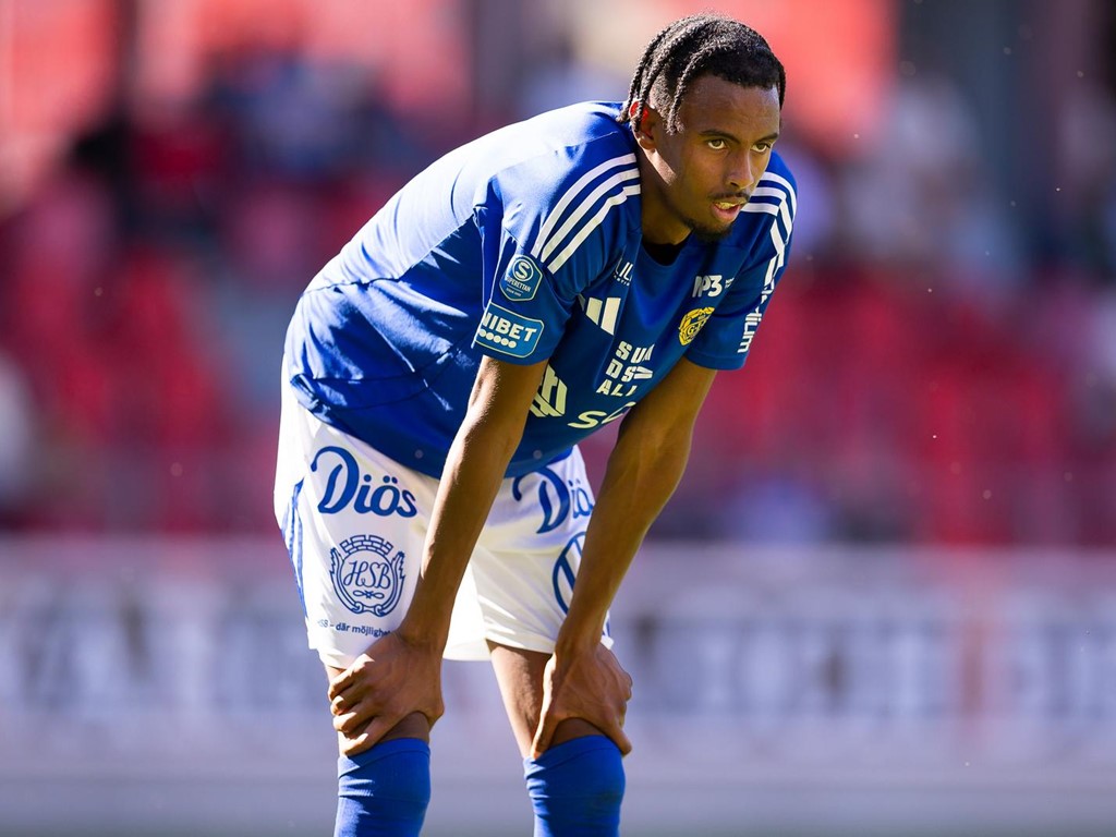 Bäste målskytten och Göteborgaren Yacqub Finey fick inleda på bänken mot Utsiktem. Foto: Jonas Ljungdahl, Bildbyrån