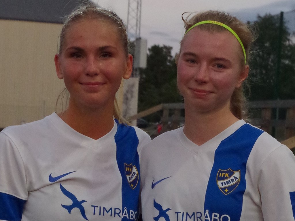 Timrås målgörare fr v. Sara Wexén (3-0) och Thelma Bergkvist (1-0 och 2-0). Foto: Pia Skogman, Lokalfotbollen.nu.