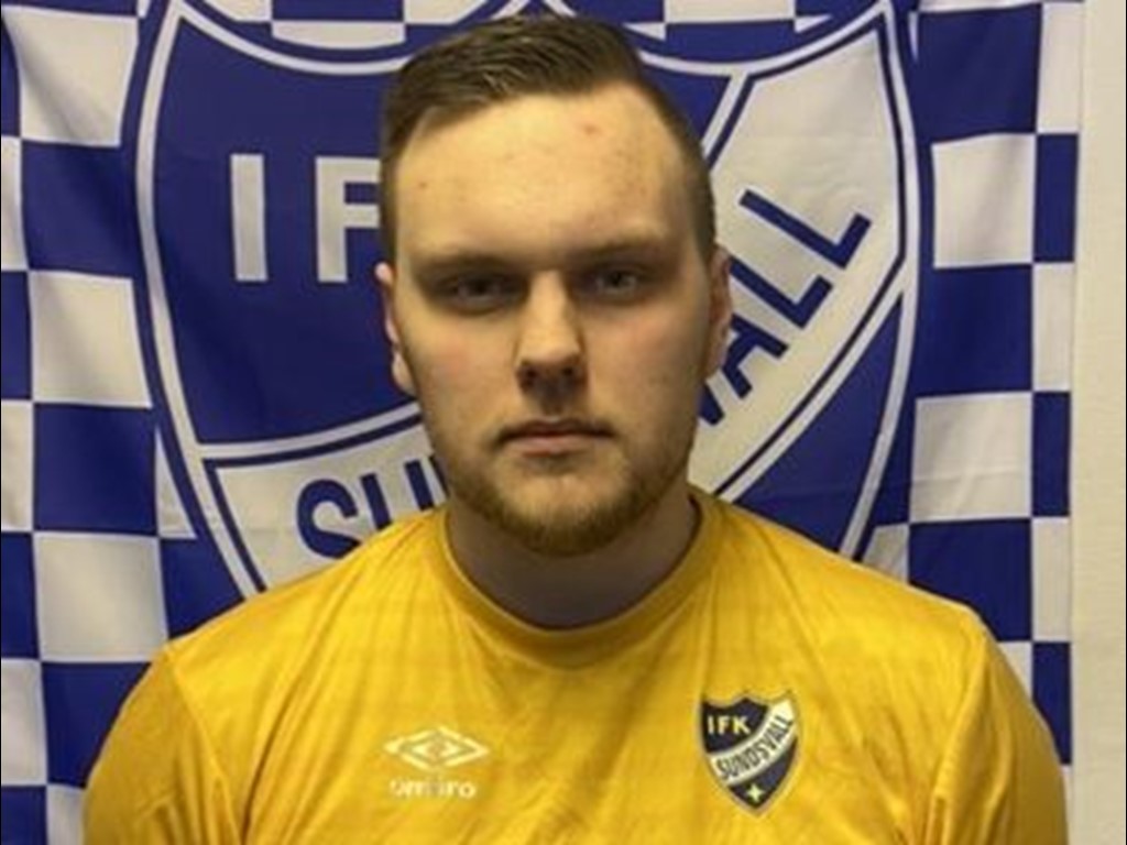 Trots sin tre insläppta mål var målvakten Simon Molin IFK Sundsvalls poängräddare tack vare en straffräddning och därefter ett stoppat friläge,