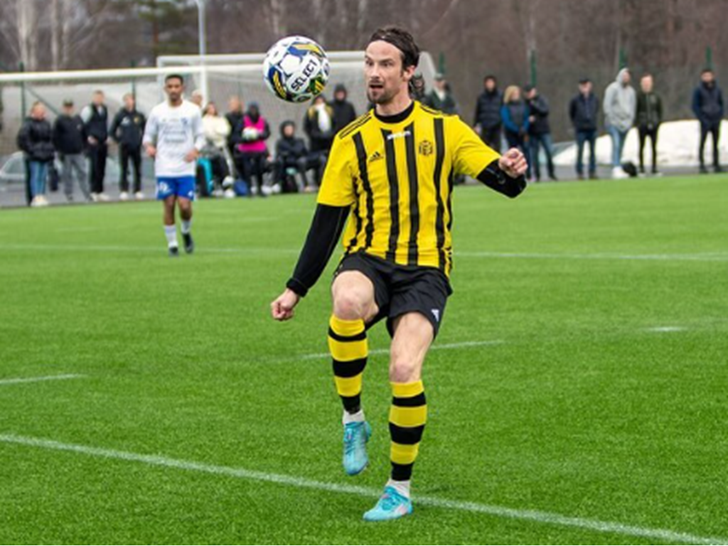 Linus Hallenius gjorde sex av Kubens 14 mål på stackars Alnö och totalt blev det 35 fullträffar i serien för GIF-ikonen. Foto Anders Thorsell, Sportactionpictures.