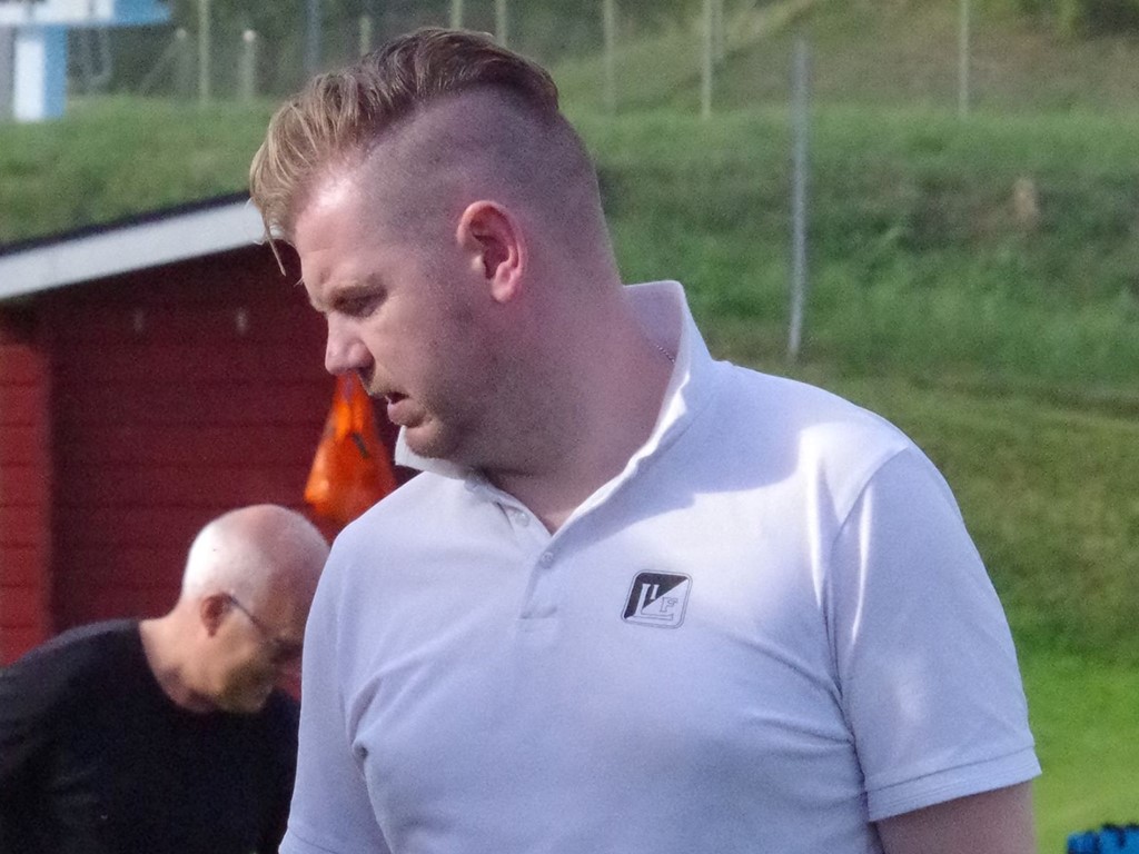 Luckstas tränare Paul Thompson. Foto: Pia Skogman, Lokalfotbollen.nu.