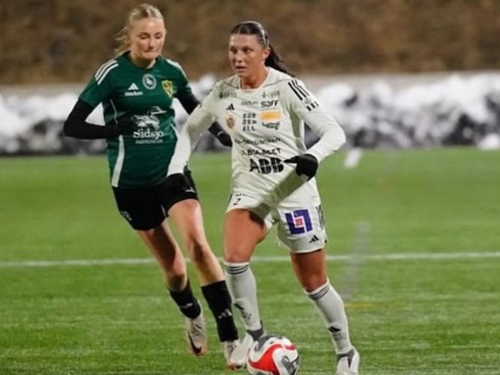 Bilden: SDFF vann måndagens DM-semi med stora siffror men Sidsjö-Böles division 3-tjejer stod ändå upp bra. Foto: Anders Thorsell, Sportactionpictures.