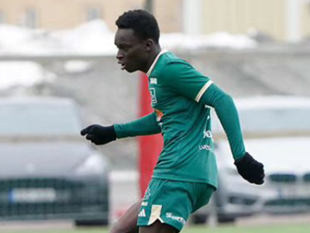 Babu Nian, med förflutet i GIF Sundsvall, AIK och Syrianska FC, gjorde ikväll mål för Lucksta. Foto: Lucksta IF Instagram.
