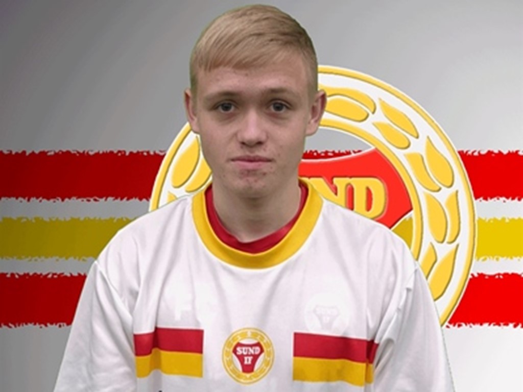 Filip Caselius i Sunds tröja men numera i Lucksta.