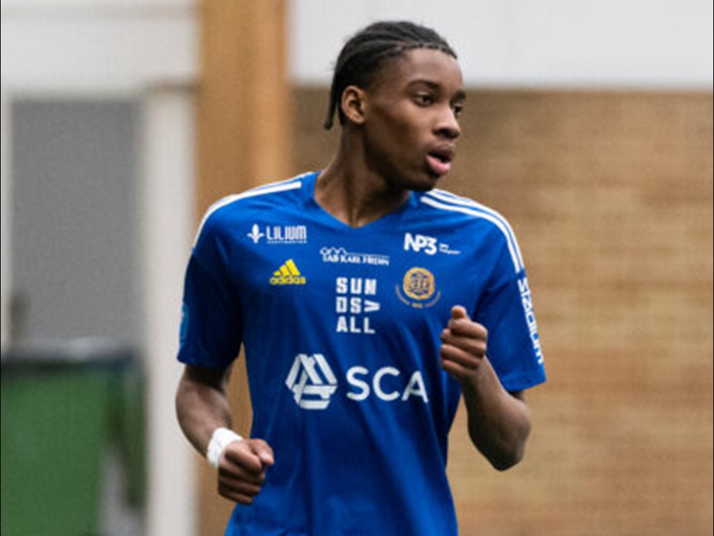 Ahmed During, här i GIF-dressen, målade i sin Luckstadebut. Foto: GIF Sundsvall.