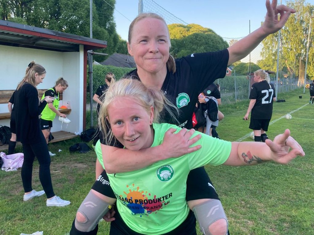 Triin Veskioja satte segermålet, mot sina förra lagkompisar, och Jennifer Thunfors höll nollan när Medskogsbron tog hem femte raka. Foto: Gottfrid Sjödin.