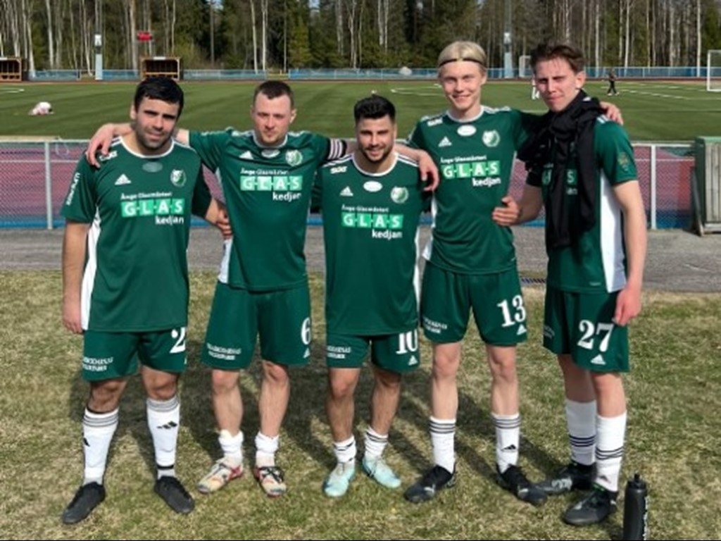 Östavalls målskyttar mot Matfors, fr v Haik Danielian (4), Elias Wennerberg (1), Valerik Danielian (4), Joshua Sundling (1) och Olle Westberg (1). Saknas på bilden: Matfprsspelaren som gjorde självmål. Foto Östavalls IF.