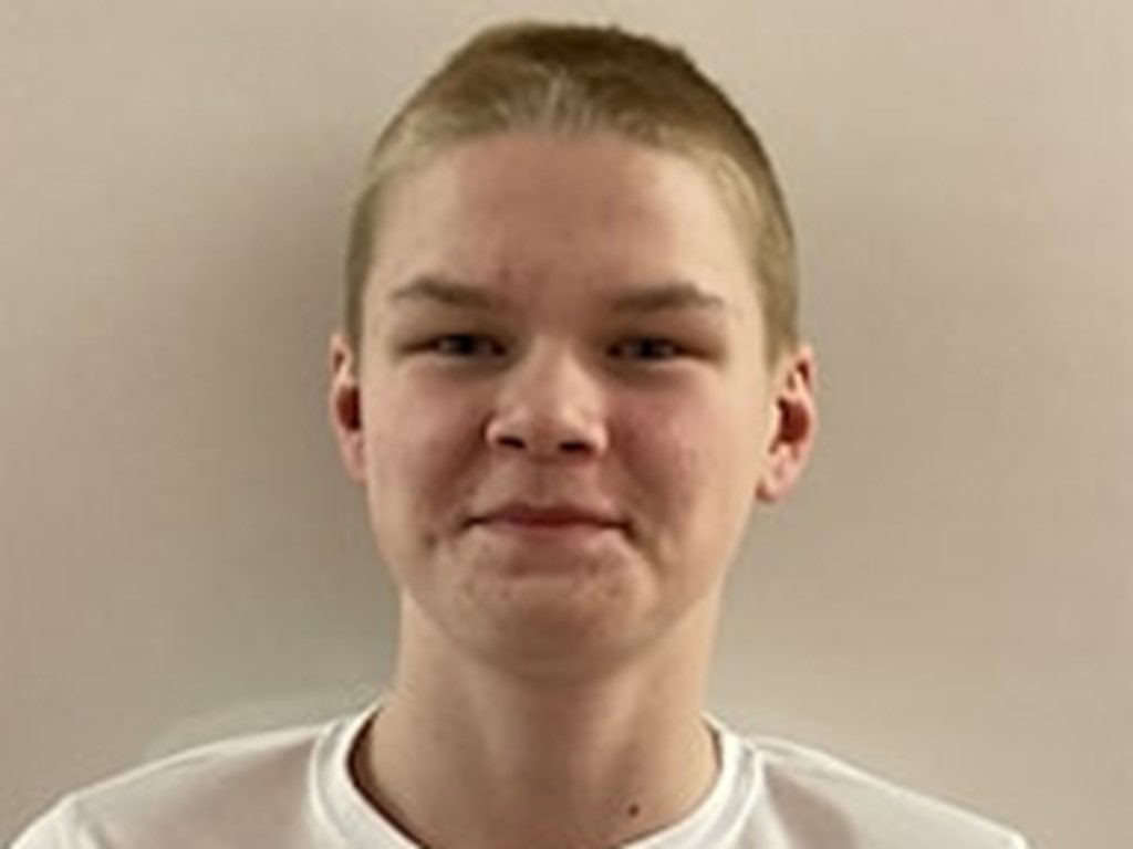 14-årige Erik Welin debuterade från start i Stödes bortamatch mot Selånger 2 och skötte sig med den äran.